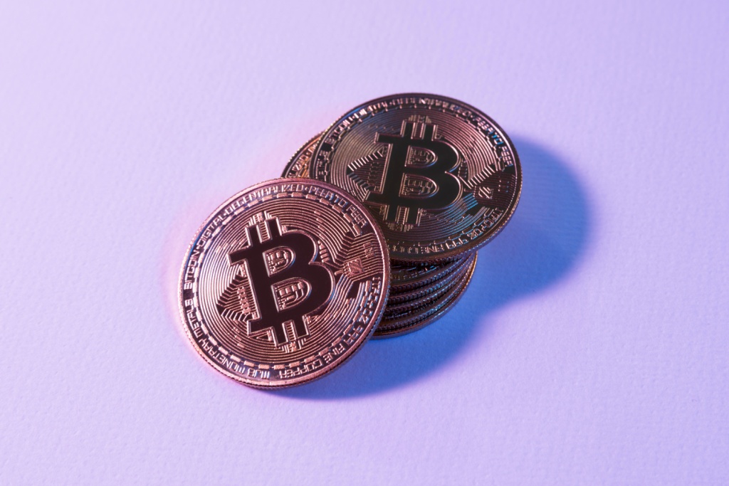 Курс биткоина обвалился со $108 тысяч до $103 тысяч Курс биткоина обвалился со $108 тысяч до $103 тысяч