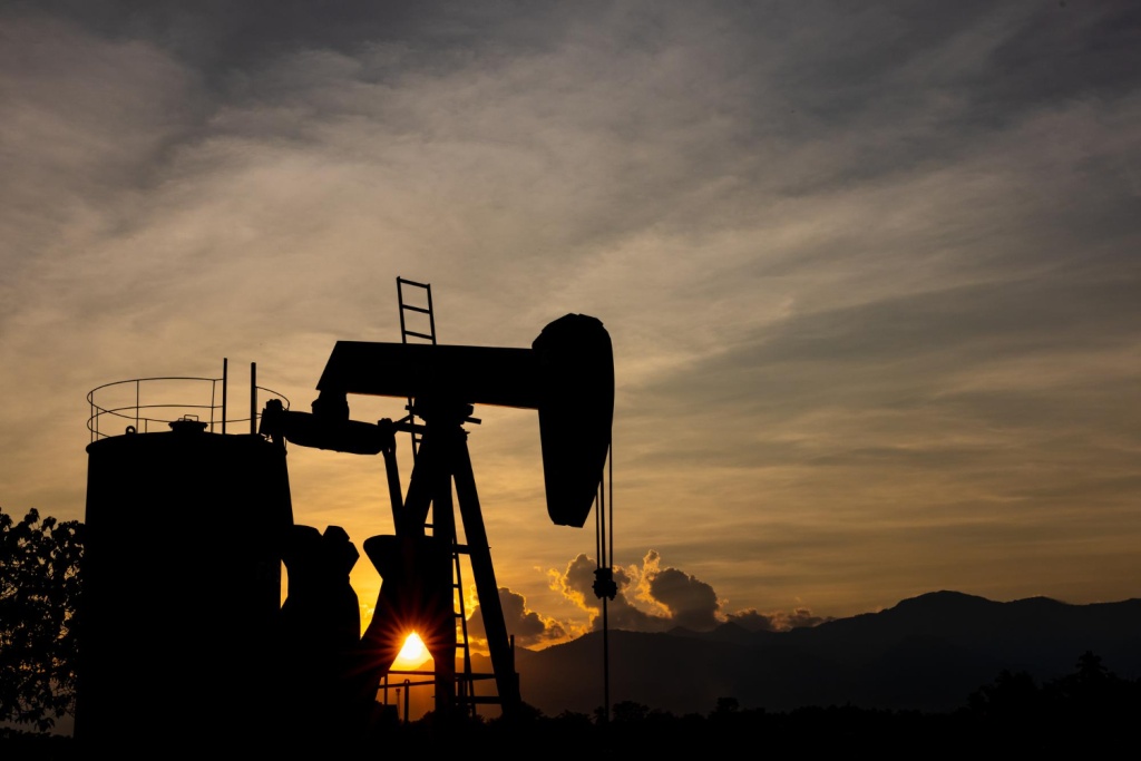 Нефть демонстрирует рост после пятинедельного минимума