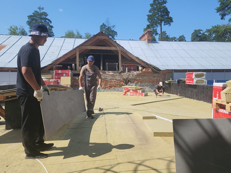 Глава Пушкинского округа Максим Красноцветов проверил, как содержится Центральный парк в летний период