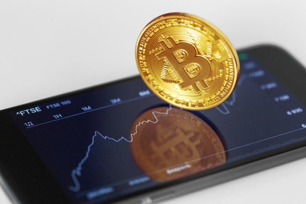 Курс биткоина упал до 8900 долларов на криптобирже BitMEX