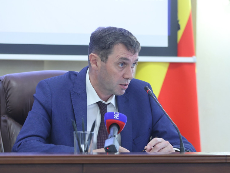 Мэр Воронежа Сергей Петрин провёл еженедельное планерное совещание: итоги отопительного сезона, подготовка к ЕГЭ и развитие экономики города