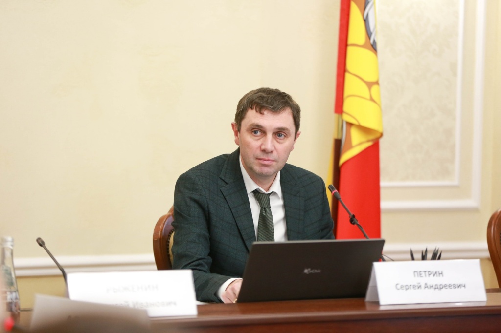Сергей Петрин вручил благодарственные письма победителям Национальной премии «Бизнес-успех» Сергей Петрин вручил благодарственные письма победителям Национальной премии «Бизнес-успех»
