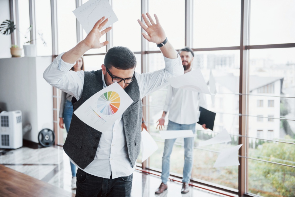 В РФ усилилась конкуренция компаний за работников из-за дефицита кадров