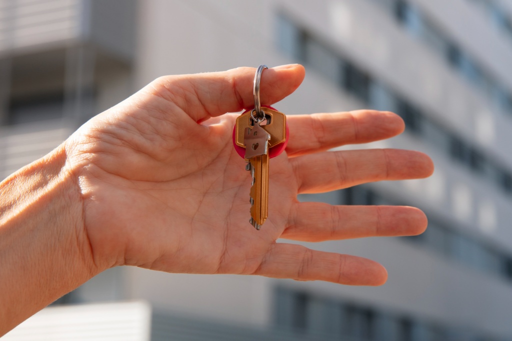 В этом году власти Оренбургской области направили на покупку квартир для детей-сирот 1,3 миллиарда рублей