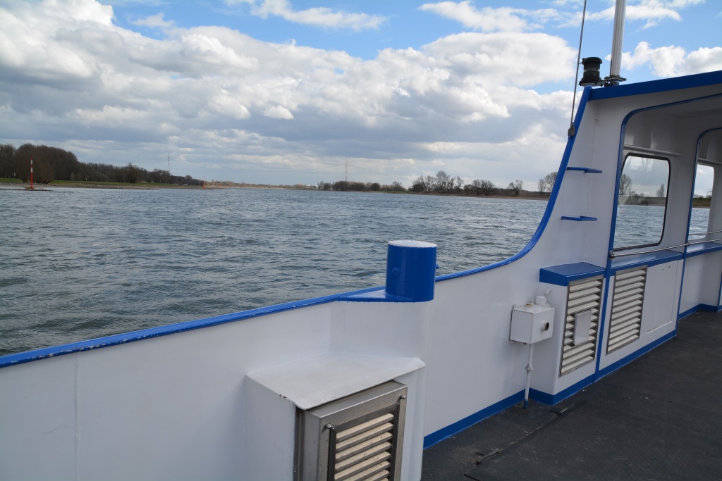 В Самарской области прошла торжественная церемония спуска на воду уникального технического судна