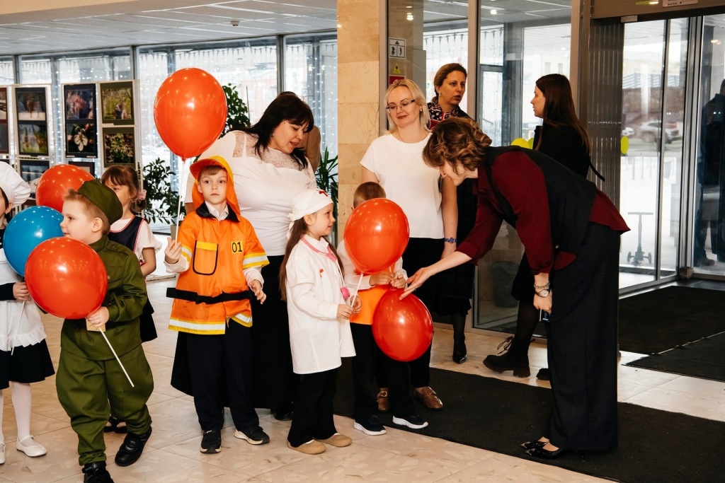 Артём Садула на празднике труда в ДК «Юбилейный»: чествовали тех, кто развивает Городской округ Пушкинский