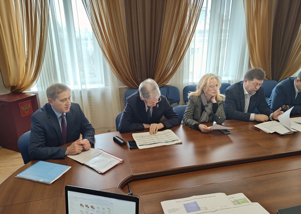 Депутаты Воронежской гордумы обсудили развитие образования и детского отдыха