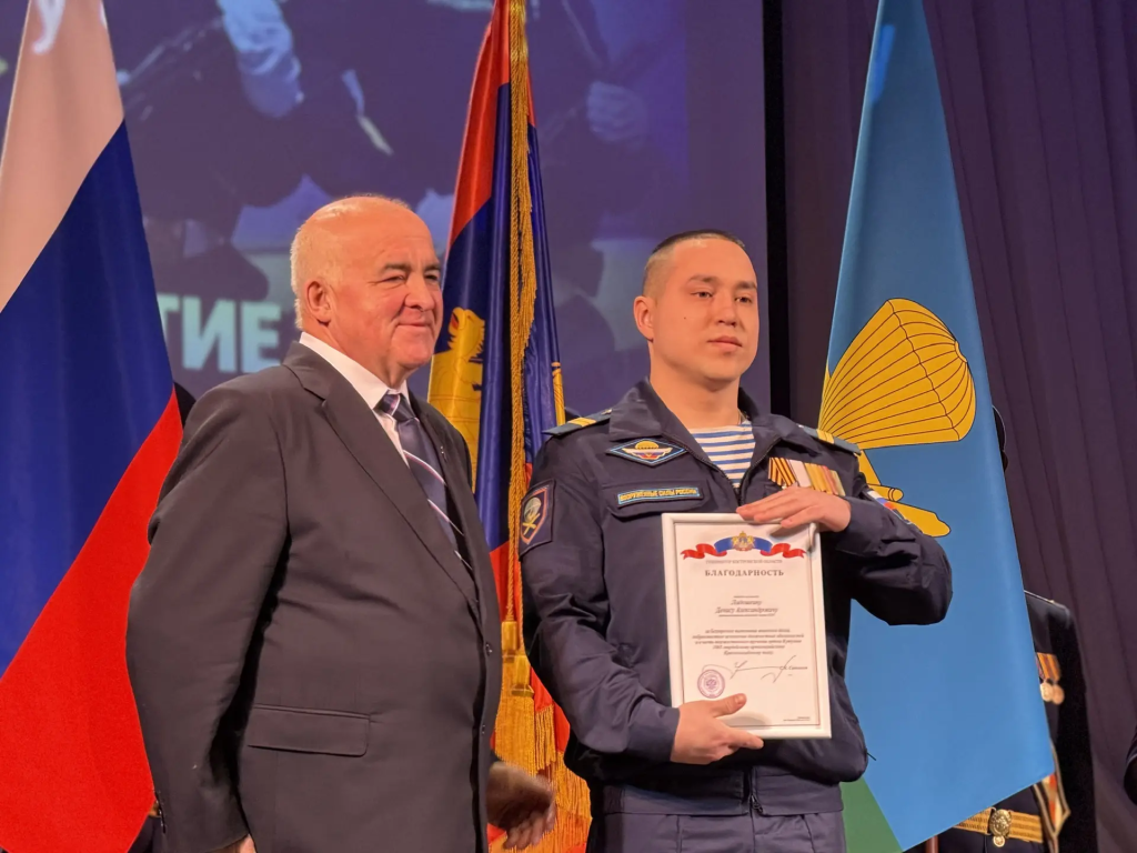 Орден Кутузова на знамени гвардейцев: 1065-й артиллерийский полк удостоен высокой государственной награды за героизм в СВО Орден Кутузова на знамени гвардейцев: 1065-й артиллерийский полк удостоен высокой государственной награды за героизм в СВО